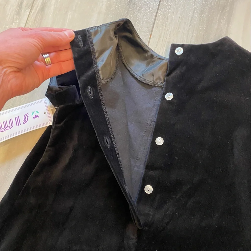 NWT Simi Black Velveteen Short Sleeve Shift Dress with Decorative Bows, girls 5